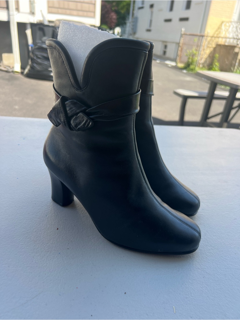 Ros Hommerson Twiggy Black Leather Ankle Boots Bow Block Heel 6.5 WW Extra Wide